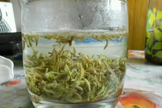 碧螺春為什么泡水渾濁，碧螺春茶葉泡水感覺很臟是混濁的