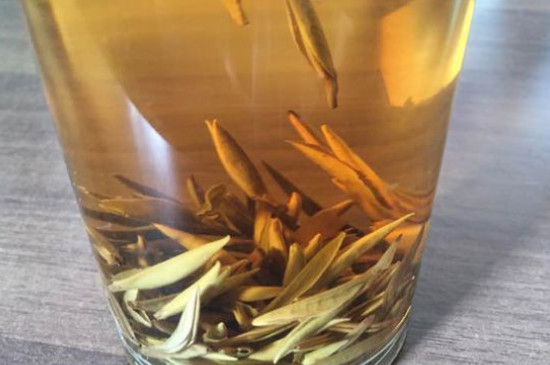 白毫銀針年份久的有什么香，陳年白毫銀針的香氣