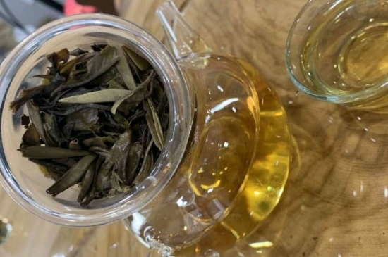 白茶三年為藥七年為寶的原理，為什么說一年茶三年藥七年寶？