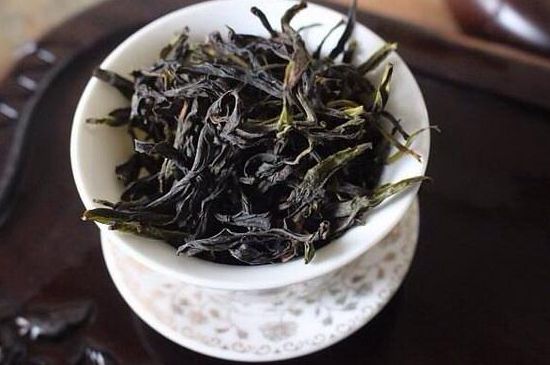 鴨屎香單叢雪片茶的特點，鳳凰雪片茶有什么特點？