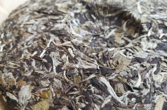 7年壽眉和2年白牡丹哪個好，老白茶壽眉與白牡丹的口感區(qū)別