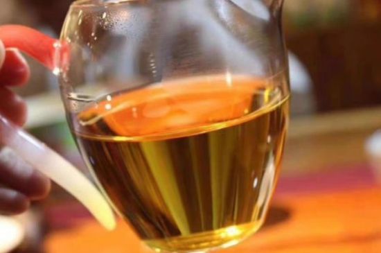 女人晚上喝紅茶好嗎，女人紅茶啥時(shí)候喝最好？