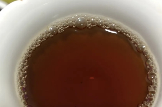 老白茶上火還是去火？夏季喝煮的老白茶會容易上火！