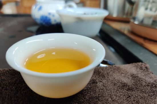 蜜蘭香好還是鴨屎香好，鳳凰單叢茶蜜蘭香和鴨屎香特點(diǎn)有哪些？