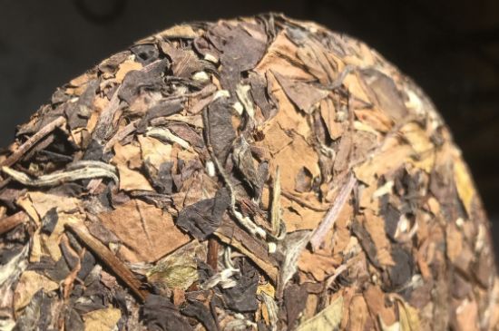 7年壽眉和2年白牡丹哪個好，老白茶壽眉與白牡丹的口感區(qū)別